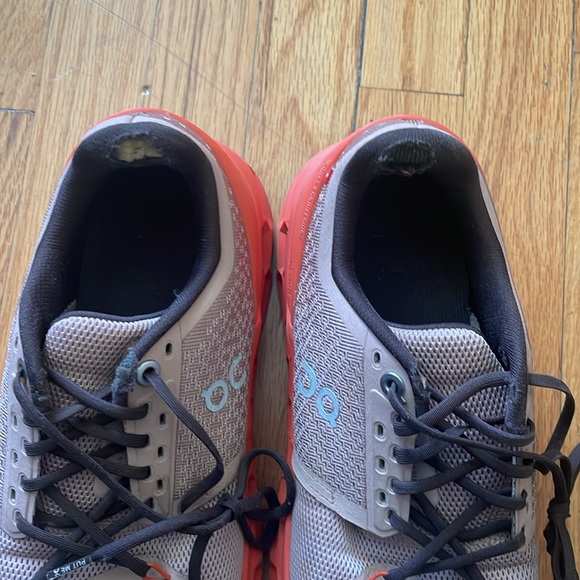 On cloudstratus 1 women’s 7.5 rose and burnt orange - Picture 4 of 5